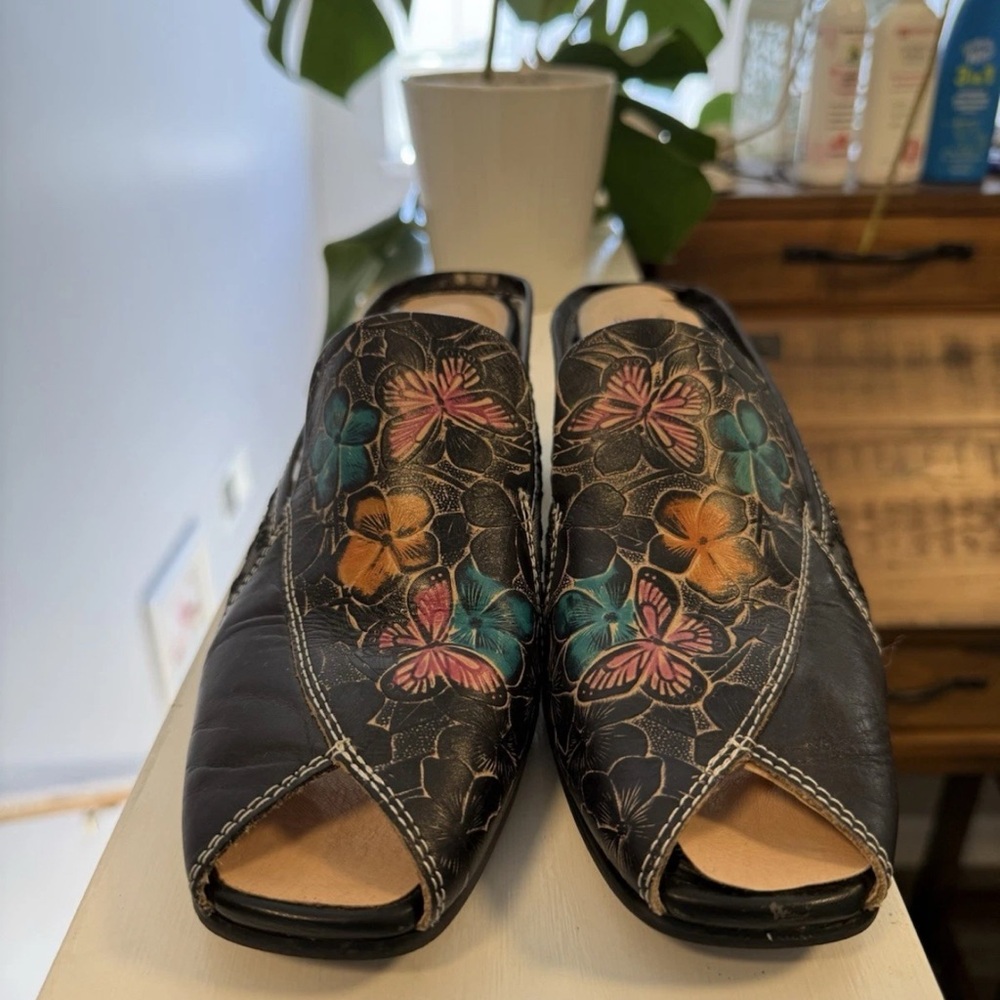 L’Artiste Colorful Floral Leather Mules - Picture 2 of 10